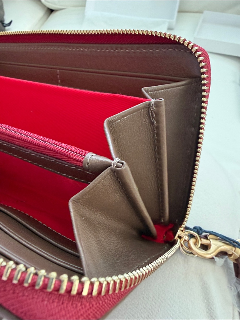 NWT - Dooney & Bourke Italian Florentine Zip-Around Wristlet Wallet - Picture 3 of 5